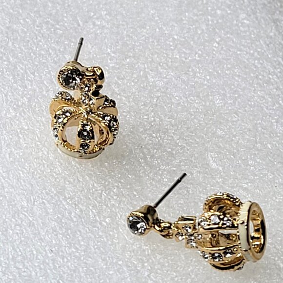 Crown Shape Tiny Crystal Earrings - Picture 4 of 9